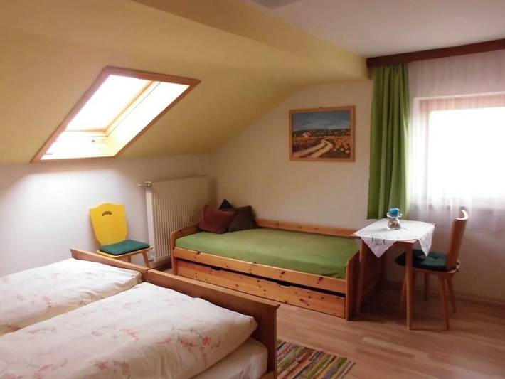 Ganze Ferienwohnung, Haus Wegscheider - Ferienwohnung 70 Qm, 2-5 Personen, 2 Schlafzimmer, Wohnküche, Bad/Wc, Balkon in Teisendorf, Rupertiwinkel