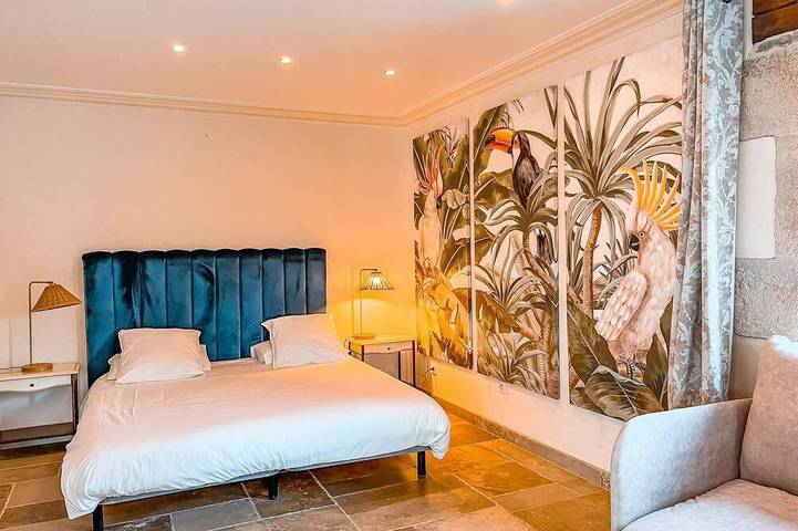 Location de vacances pour 27 personnes, avec terrasse et jardin, animaux acceptés à Saint-Antonin-Noble-Val - 4