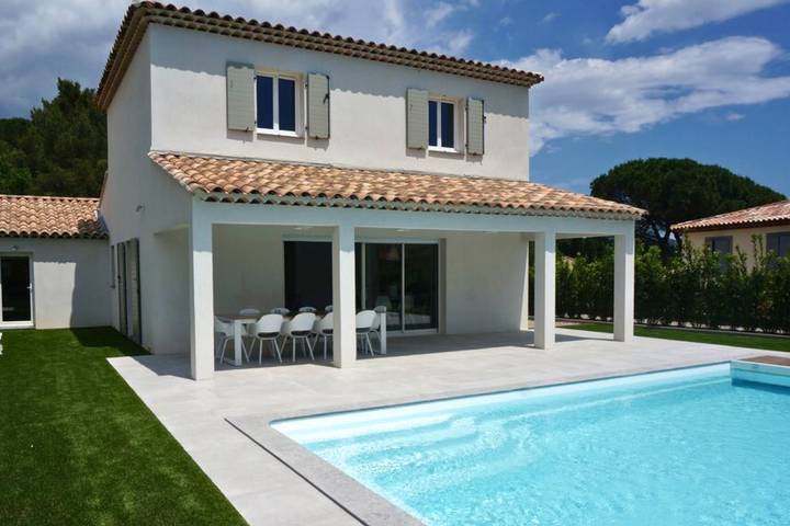 Gîte pour 8 personnes, avec piscine