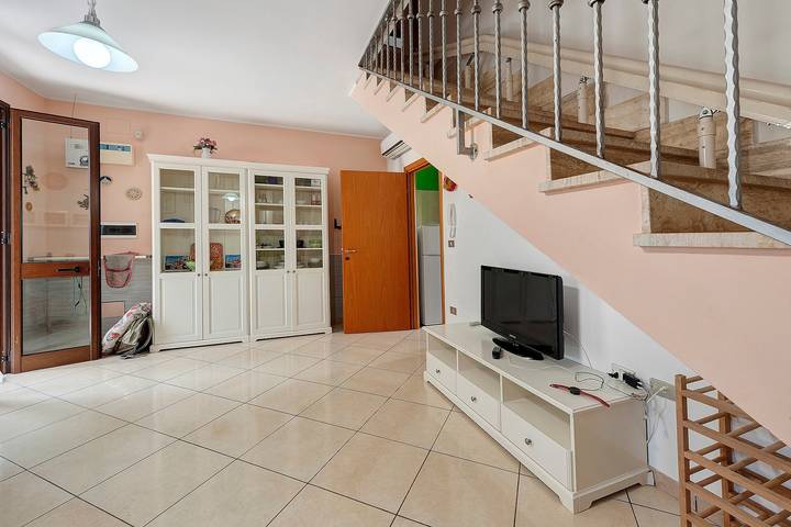 Villa 'Il Melarancio Del Salento' met Privéterras en Airconditioning in Torchiarolo, Salento