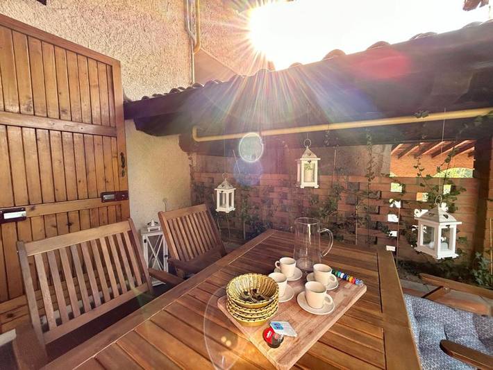 Appartamento per 5 persone, con Terrazza e Giardino nonché Piscina e Panorama a Ponti sul Mincio