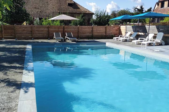 Gîte pour 4 personnes, avec jardin ainsi que piscine et terrasse, animaux acceptés à Ungersheim