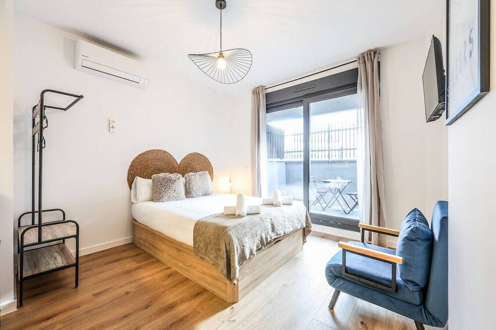 Apartamento entero, Elegant Studio with Private Terrace by Rentitup in San Sebastián de los Reyes, Provincia de Madrid
