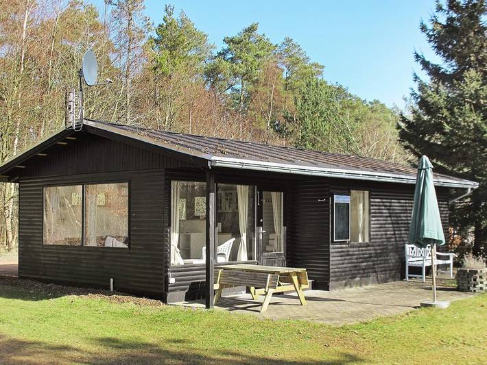 Feriehus for 4 personer, med terrasse, dyr tillatt i Hou