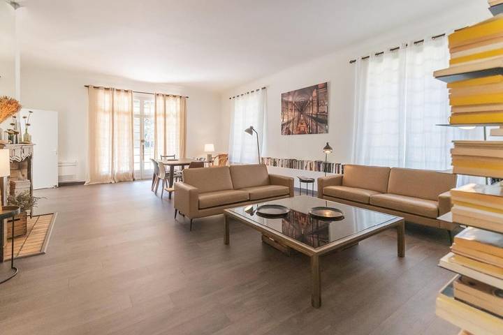 Location de vacances pour 12 personnes, avec piscine ainsi que terrasse et jardin à Manduel - 4