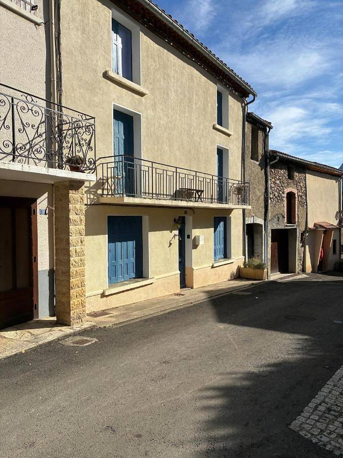 Location de vacances pour 6 personnes, avec jardin ainsi que terrasse et vue, animaux acceptés à Ginoles