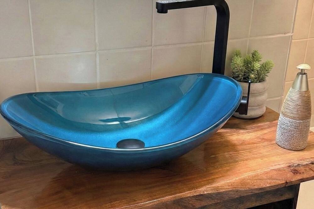 Entire apartment, • Luxury Oasis - Massage chair, water view & Sky Tv in Uelzen, Landkreis Uelzen