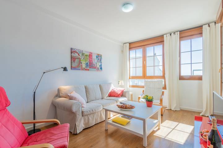 Apartamento entero, Apartamento 'Luz de Altea' con vistas al mar, piscina, Wi-Fi, balcón y terraza in Platja del Cap Negret (Altea), Altea