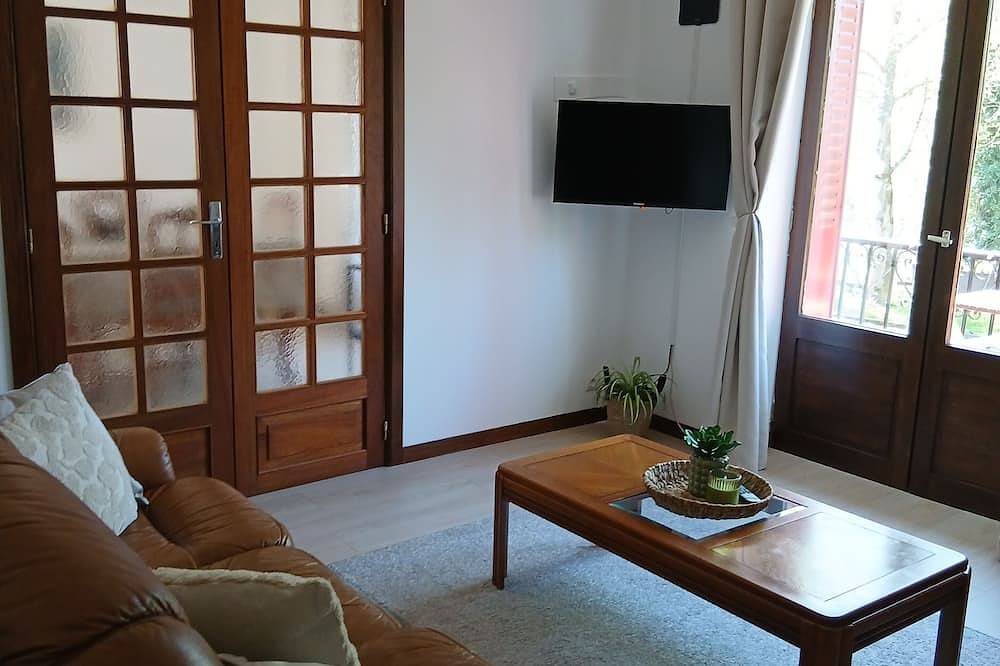 Marvelous 2-bedroom house in Altillac perfect for exploring in Altillac, Tulle region