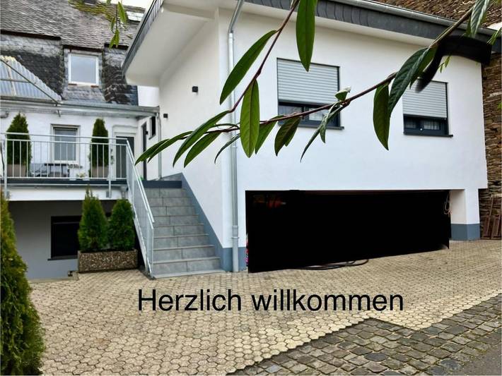 Ferienwohnung für 2 Personen, mit Balkon und Terrasse sowie Ausblick in Reil