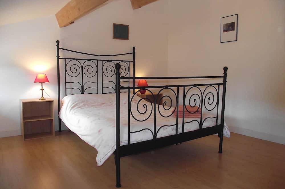 Belle grange - La Grange à la famille Les Hiboux chalets amicales. in Crézières, Région de Niort