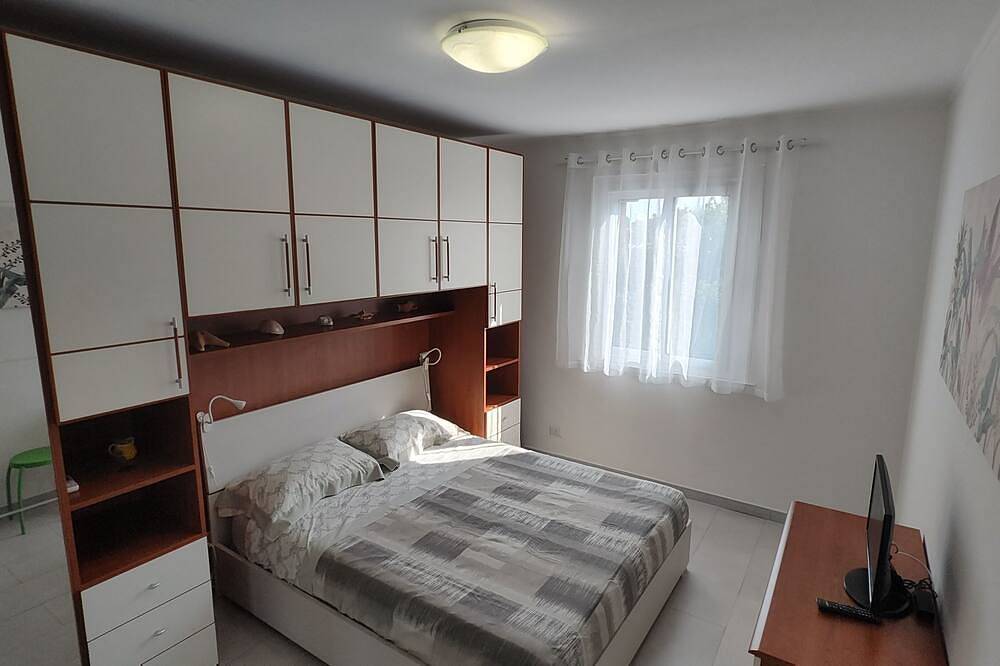 Appartement entier, Comfortable Apartment with Garden and Wifi in Ladispoli, Province de Rome