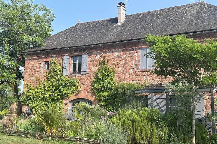 Location de vacances pour 9 personnes, avec Terrasse et Jardin à Firmi