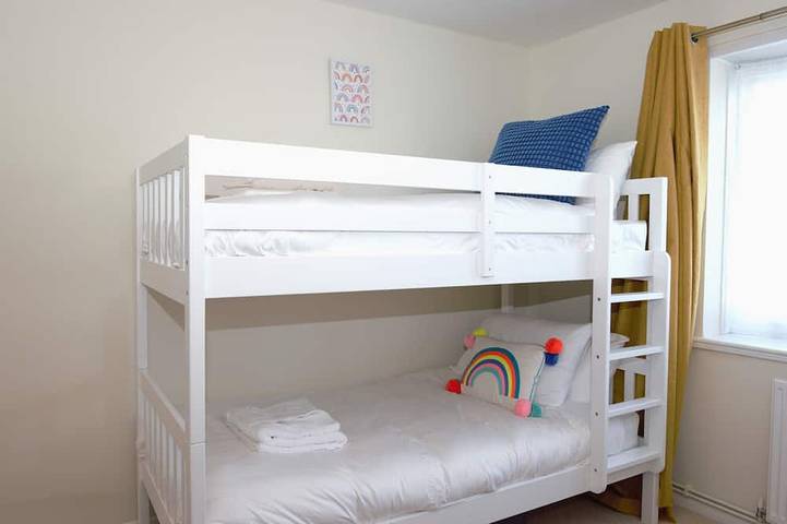 Family Seaside Bungalow - Max 6 Adults Only - 2 Small -Medium Sized Dogs Welcome - Nr Beach in Botany Bay, Kent