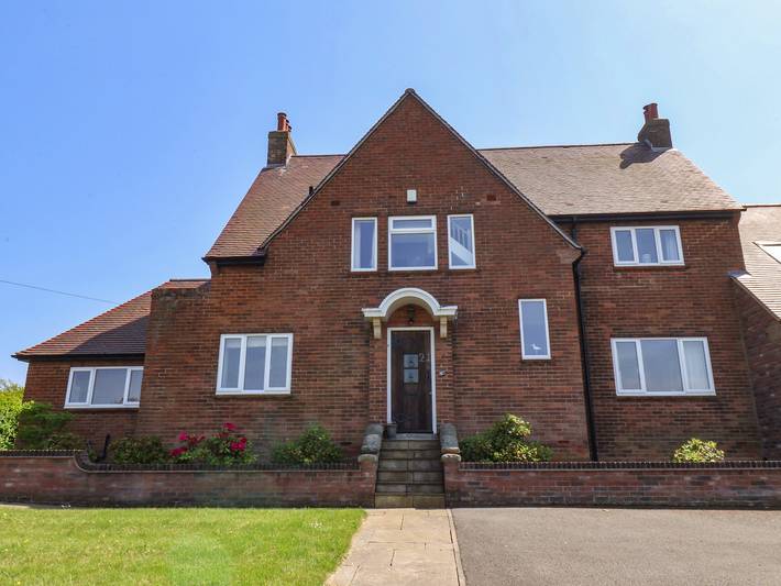 Cottage for 12 people, with garden, with pets in Whitby