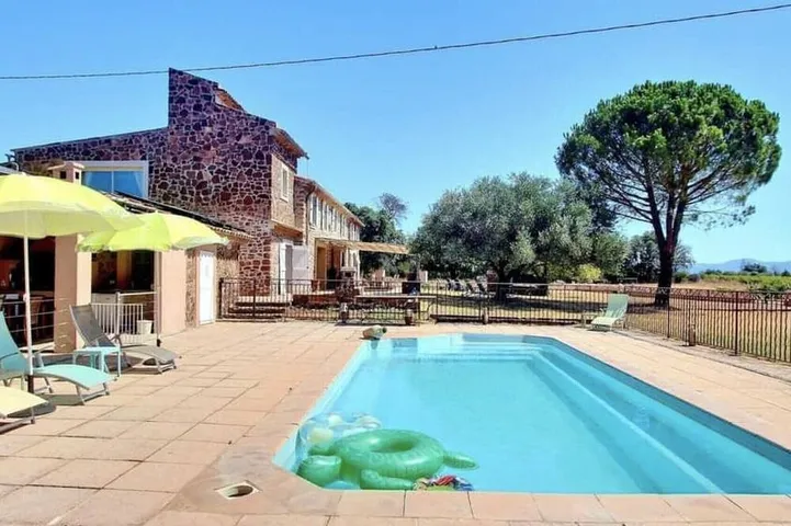 Villa für 10 Personen, mit Garten und Pool sowie Terrasse - 1