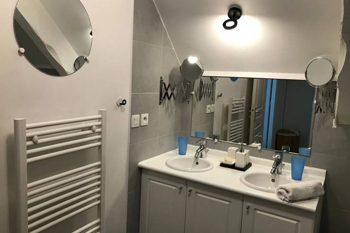 Apartamento vacacional entero, Balcon sur le lac, charmant T3 avec vue spectaculaire in Duingt, Bauges