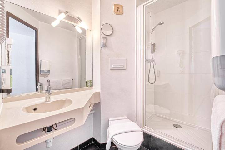 Hôtel pour 2 personnes, avec jardin à Beaucouzé - 2