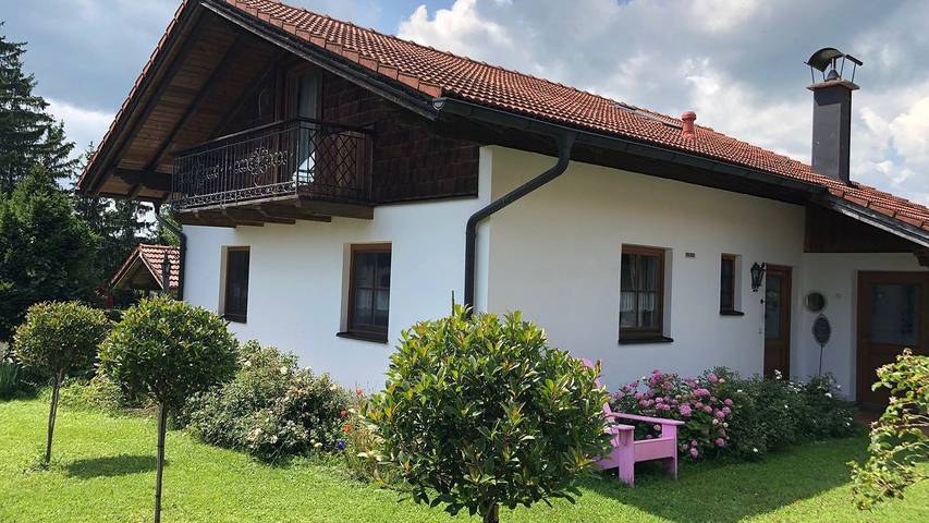 Ferienhaus für 6 Personen, mit Garten und Seeblick, kinderfreundlich in Waging am See