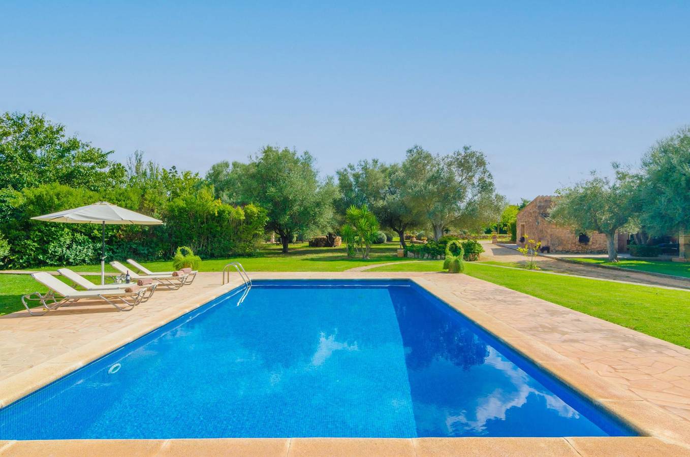 S'Era Nova - Beautiful villa with private pool surrounded by a beautiful garden. Free Wifi in Algaida, Majorca Center