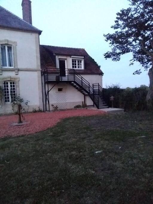 Gîte pour 3 personnes, avec Balcon ainsi que Jardin et Vue dans Gouffern en Auge