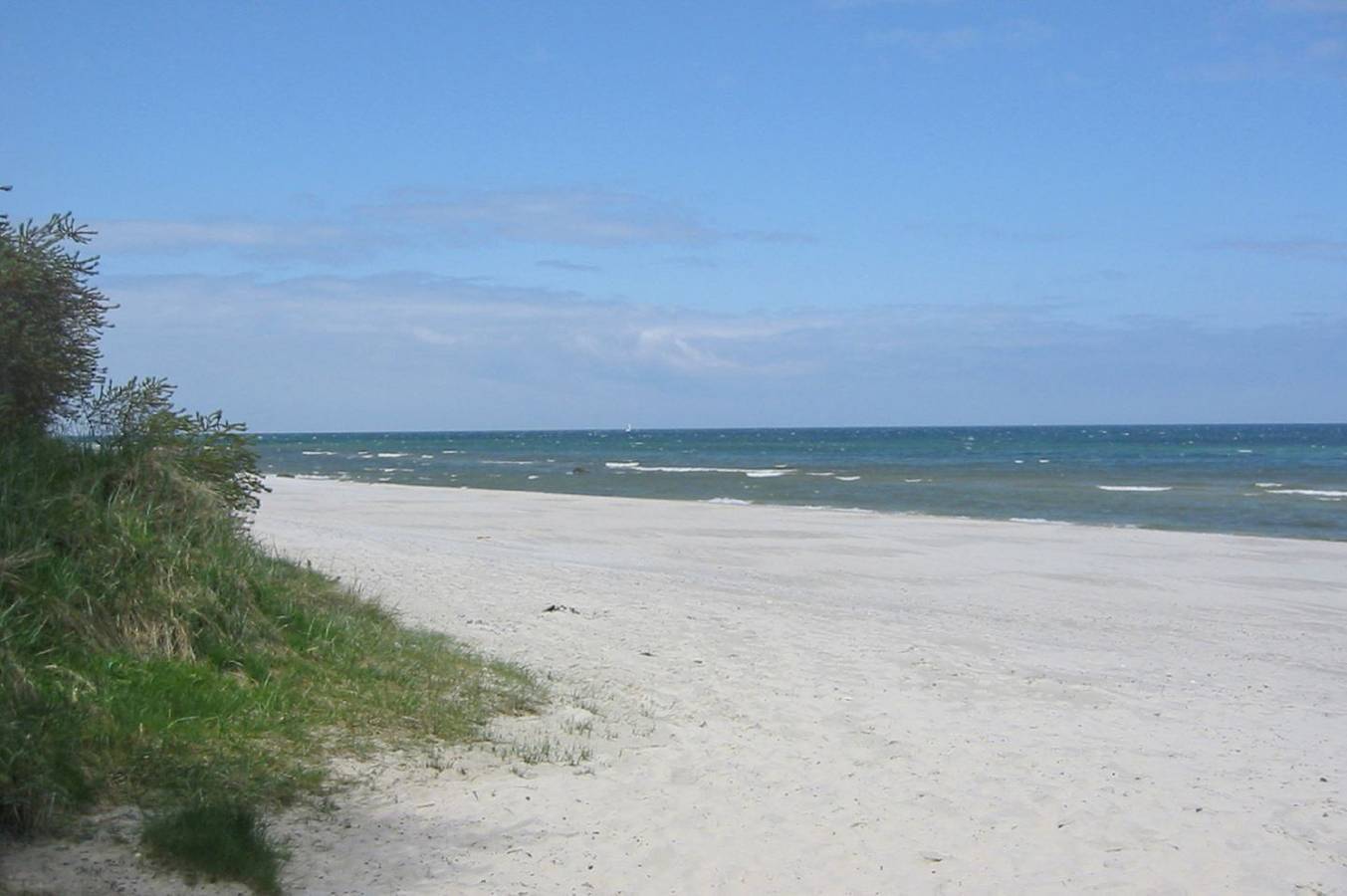 Apartamento entero, Strandnahe Ferienwohnung mit Meerblick - Ferienhaus Strandlatscher Fewo 03 in Wiek, Rügen