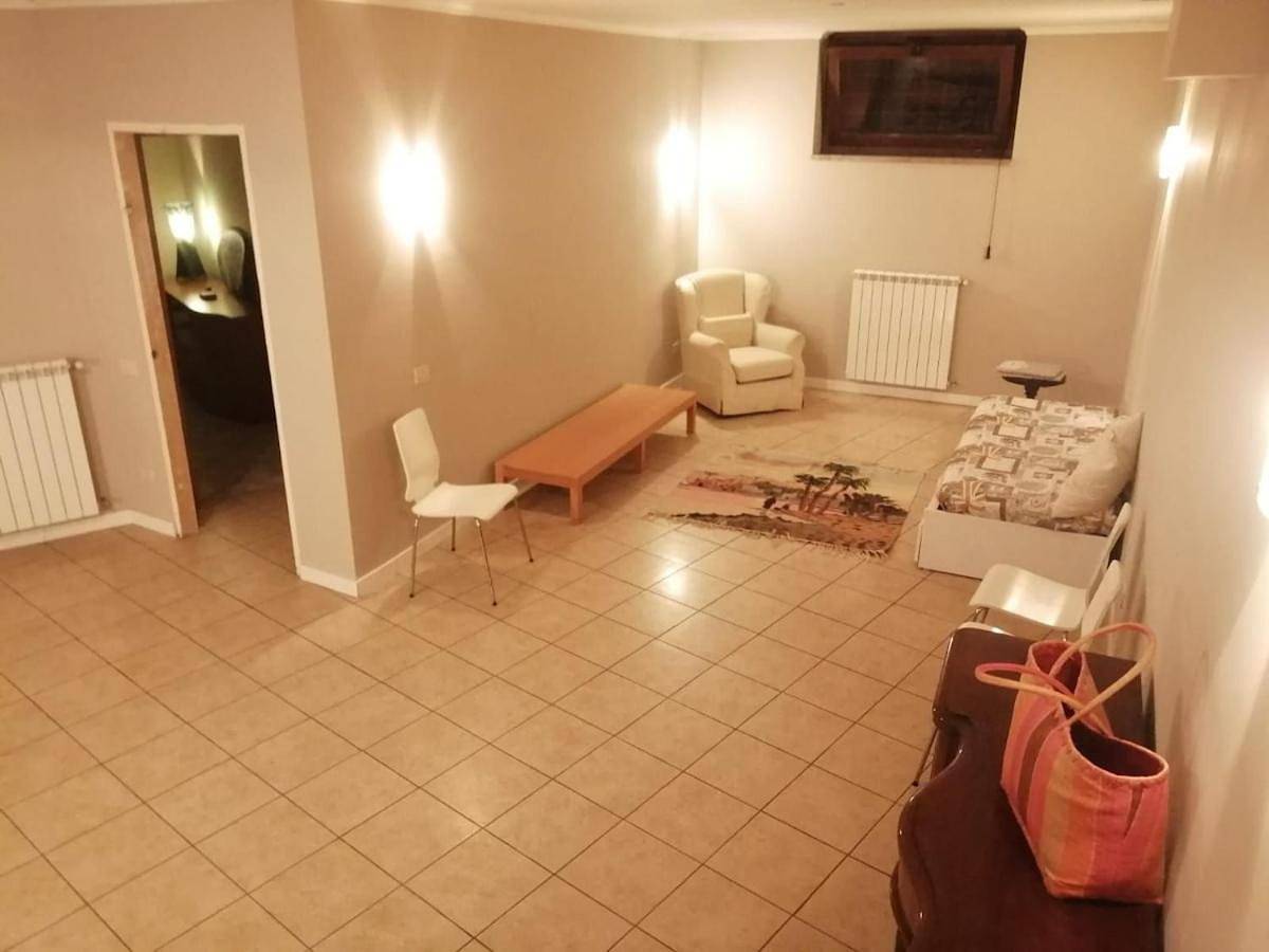 Four-Bedroom House in Roma, Provincia di Roma