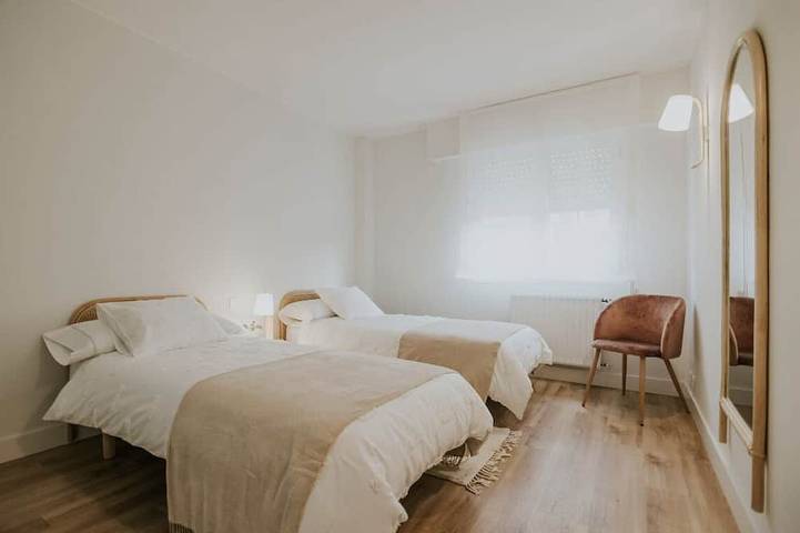 Ganze Wohnung, Complete house with pool in the heart of Rioja Alta in Ollauri, La Rioja Provinz