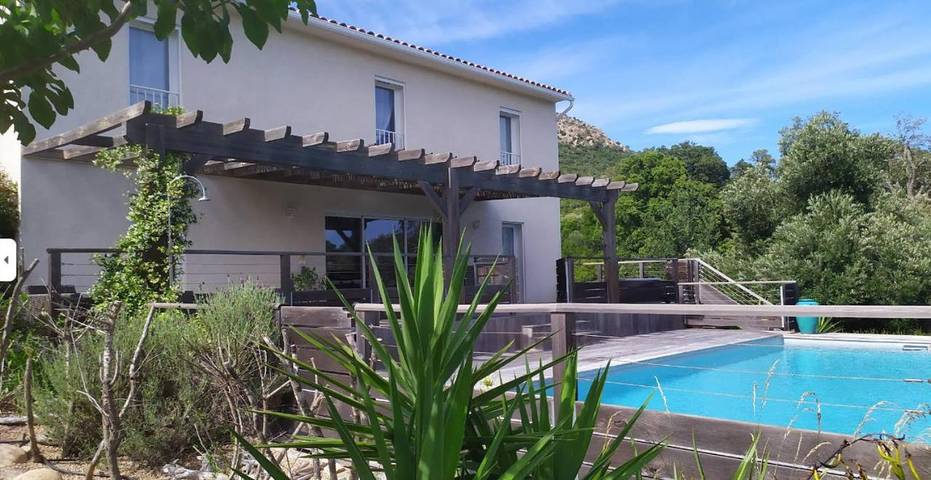 Chambre d’hôte pour 3 personnes, avec terrasse ainsi que piscine et jardin à Zonza - 3