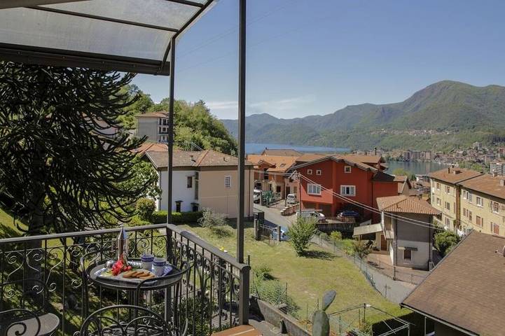 Holiday rental for 4 people, with hot tub and balcony in Lake Orta