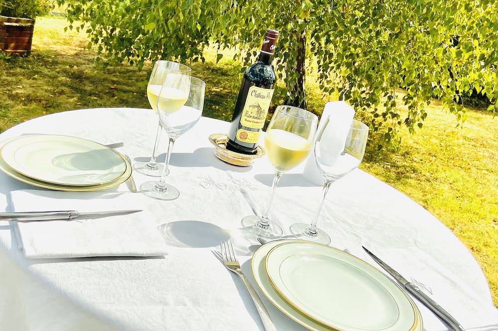 A bed and breakfast in Larroque-sur-l'Osse, Gers