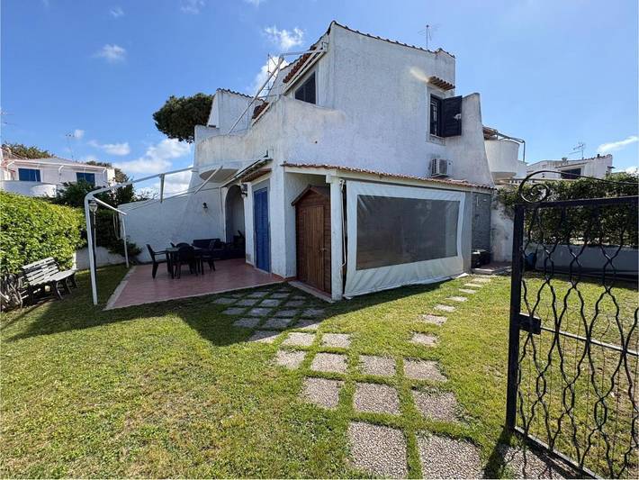 Casa vacanza per 7 persone, con Balcone e Terrazza nonché Giardino e Piscina a Cerveteri