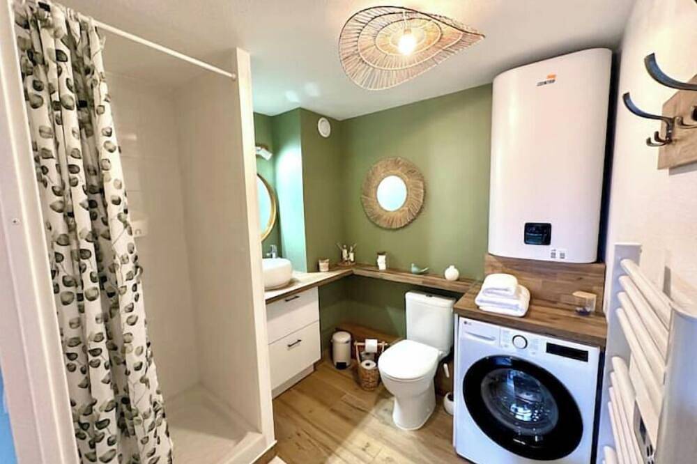 Entire apartment, Le Greenhouse * * * Studio Libourne in Libourne, Libourne region