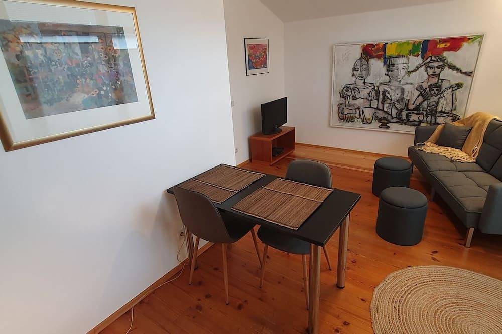 Ganze Wohnung, Ferienwohnung am Rhein, 20 Minuten von Bonn und am Fuße des Siebengebirges in Königswinter, Siebengebirge