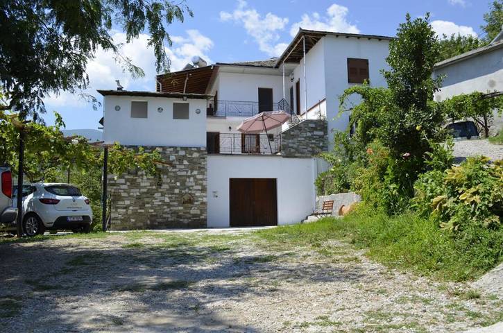 Maison d’hôte pour 2 personnes, avec vue ainsi que jardin et balcon