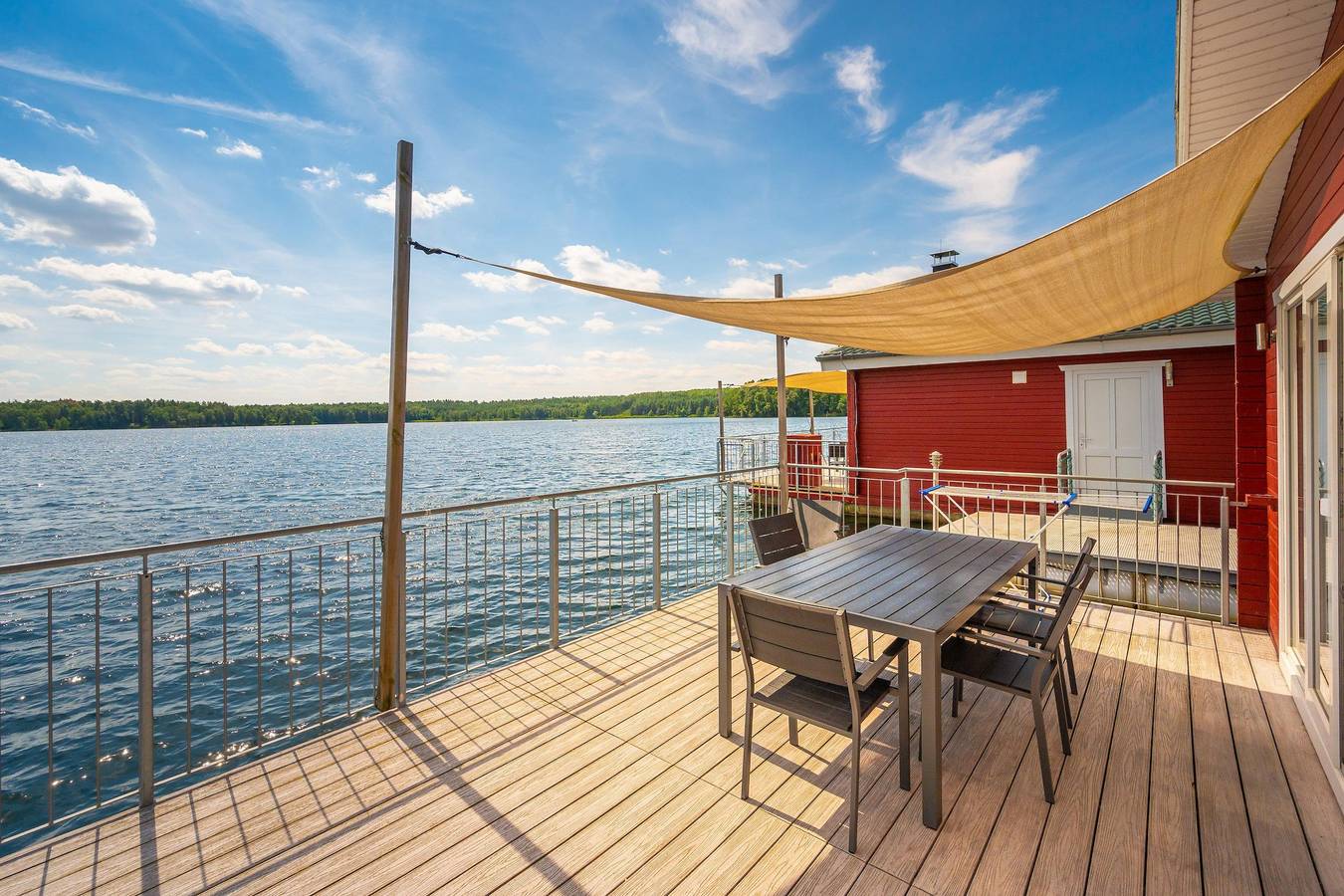 Schwimmendes Ferienhaus 2 auf dem Bergwitzsee in Rotta, Kemberg