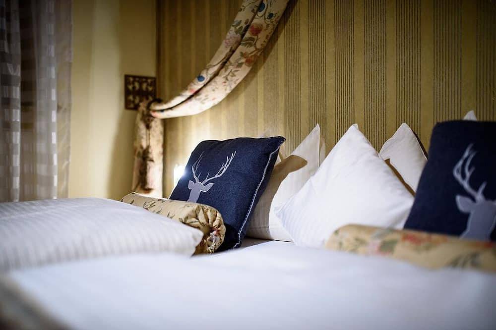 Großes Landhaus mit Bergblick auf Gut Rechetsberg südl. von München in Huglfing, Pfaffenwinkel