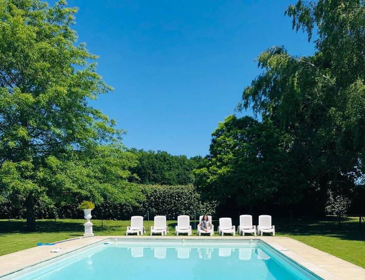 Maison de campagne pour 15 personnes, avec Terrasse ainsi que Jardin et Piscine dans Conflans-sur-Loing