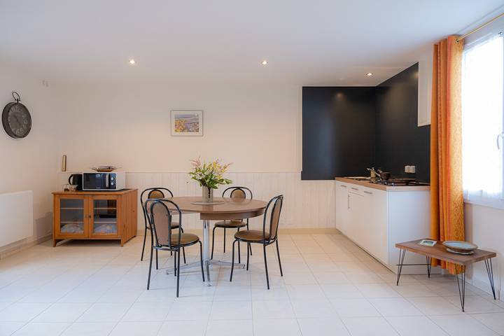 Gîte pour 4 personnes, avec jardin à Chéméré