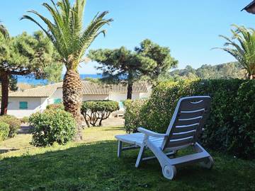 Gîte pour 4 personnes, avec piscine et terrasse dans Favone