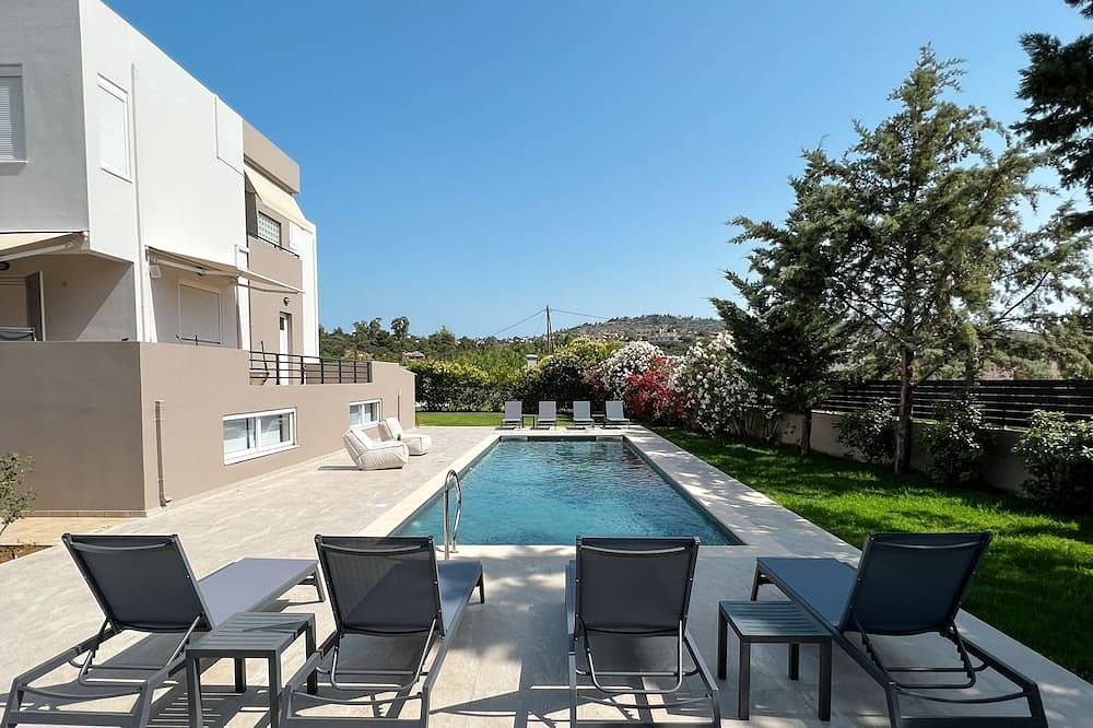 Villa Sweven is close to Center of Chania -Airport and Port of Souda and private in Chania region