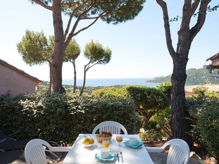 Encantadora villa cerca de la costa y de los restaurantes de Santa Giulia in Santa Giulia, Porto Vecchio