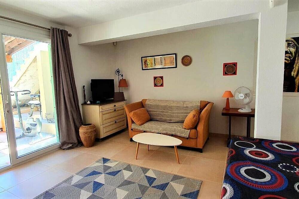 Propriete Familiale 200 m² sur 6000 m Piscine, terrain de boules, jeux d'enfants in Cagnes-sur-Mer, Côte méditerranéenne (France)