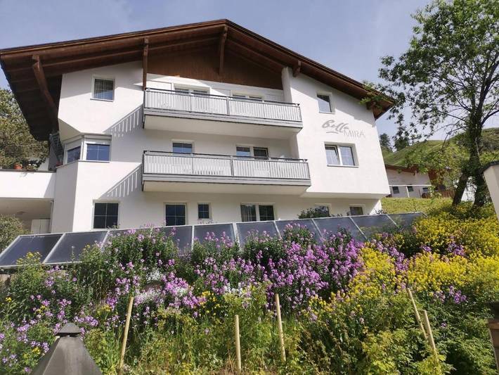 Ferienwohnung für 2 Personen, mit Terrasse und Garten sowie Ausblick
