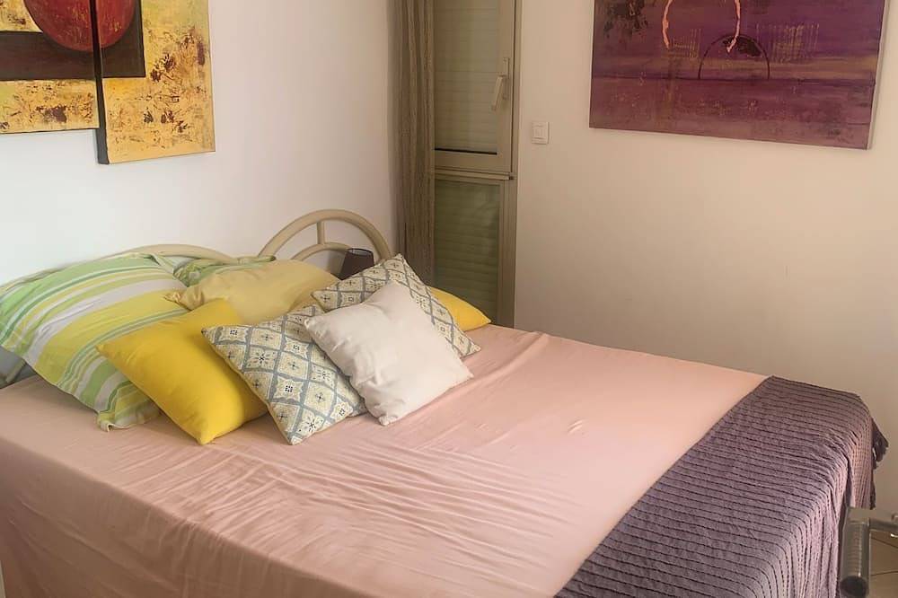 Appartement entier, Magnifique appartement climatisé, face mer , wifi ascenseur, Parking in Cavalaire-sur-Mer, Parc national de Port-Cros