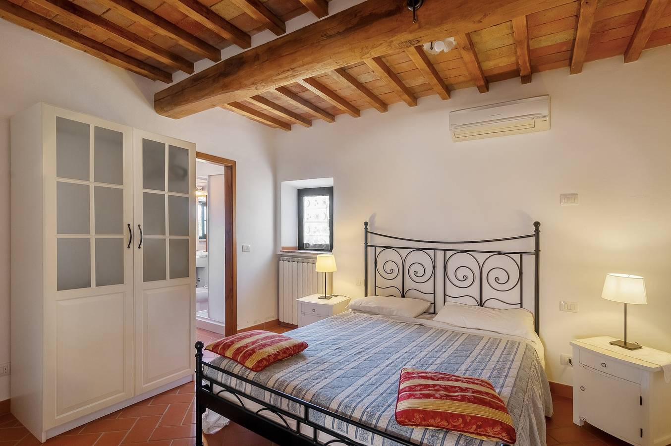 Appartement entier, Podere Papèra – Appartement « Volpe Flat » avec vue montagne, Wi-Fi et climatisation in Mercatale, Chianti