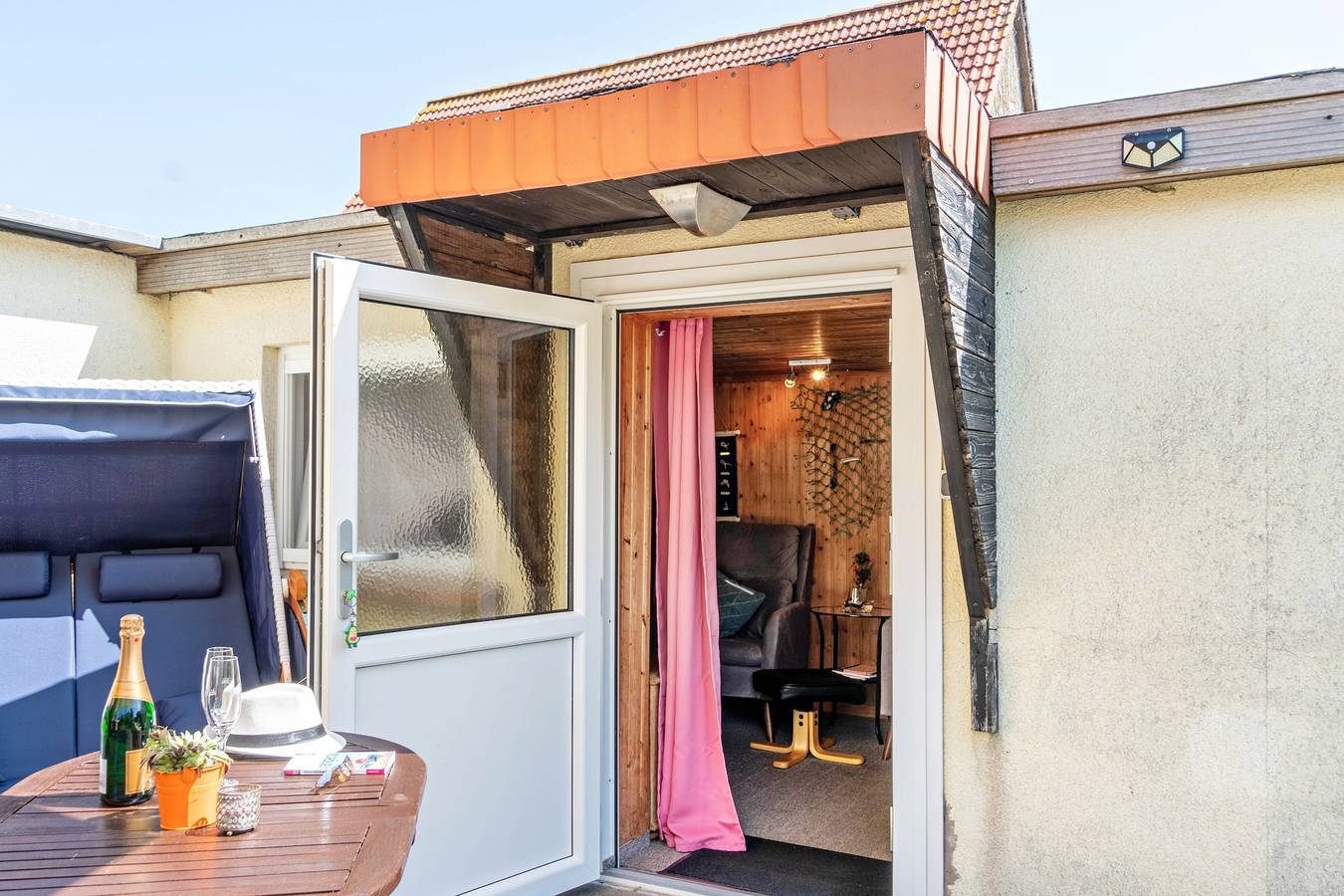 Ganze Wohnung, Ferienwohnung 'Kleiner Strandfloh' mit privater Terrasse, privatem Garten und Wlan in Wangerooge