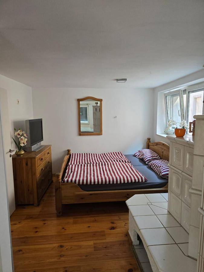 Ganze Wohnung, Schlafhäuserl im Steigerwald in Gerolzhofen, Fränkisches Weinland