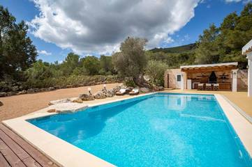 Casa rural para 8 personas, con vistas además de piscina y jardín en San Rafael de Sa Creu