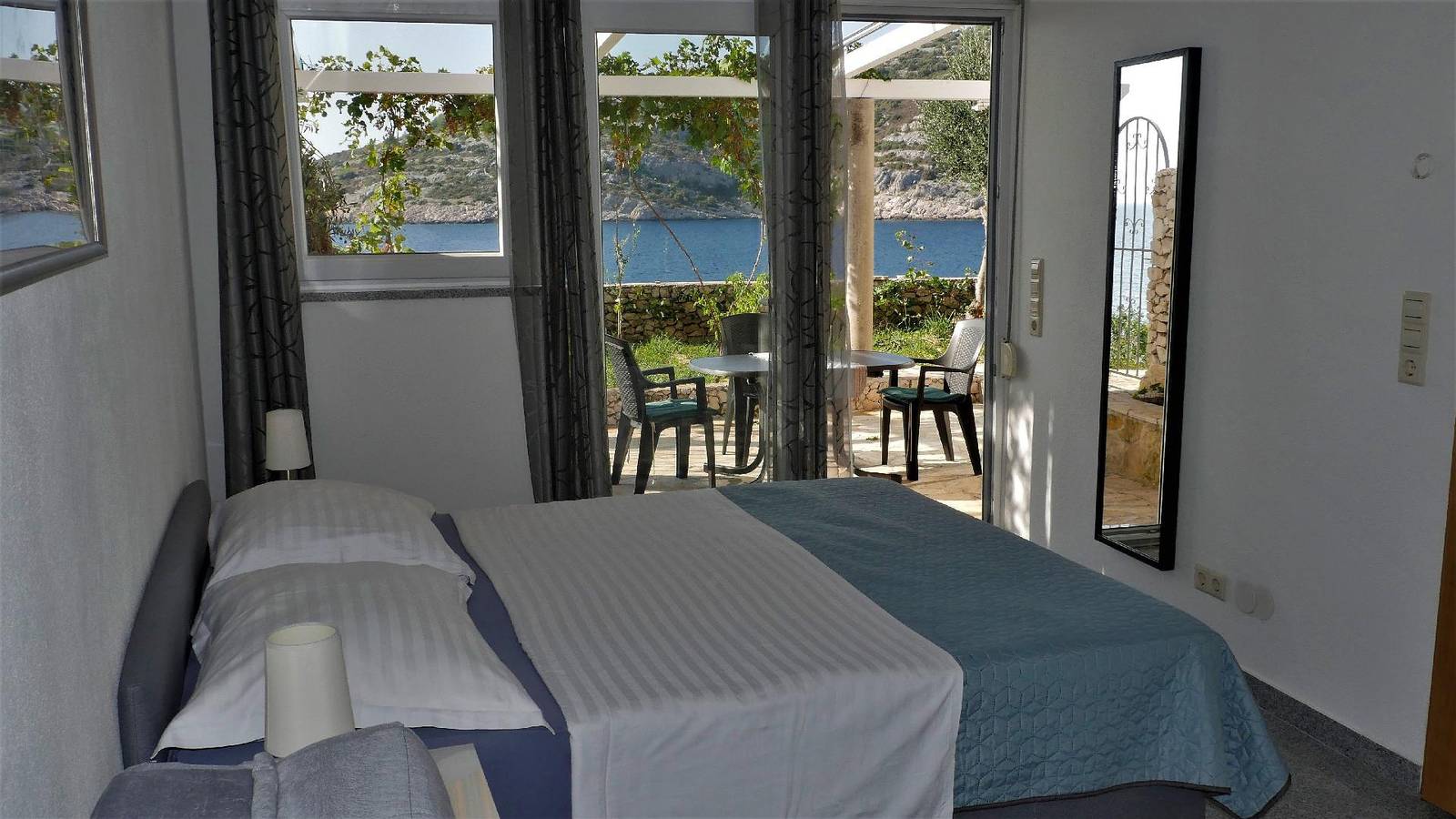 Apartamento vacacional entero, A1-1 room, 2 persons in Razanj, Condado de Šibenik-Knin